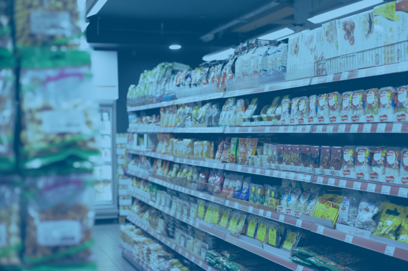 Ex-TIPI: O que é e como utilizar - prateleira de supermercado com vários produtos.